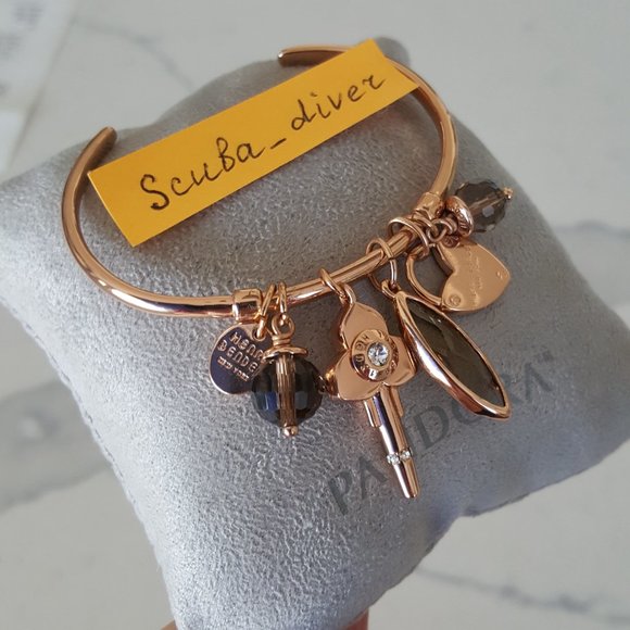 Brand New RARE Henri Bendel Rose Gold Cuff Bracelet 6 Charms - Picture 3 of 6